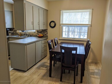 826 S Dexter Dr, Lansing, MI 48910 - photo 5