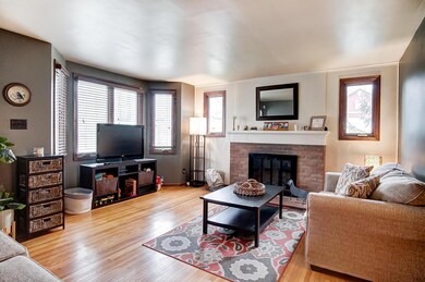 502 Crestview Rd - Family Room