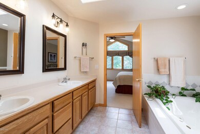 90_lupine_a_interior_master_bath