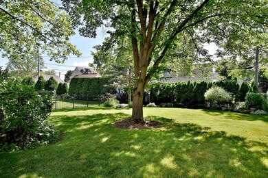 157 N Avon Rd, Elmhurst, IL 60126 - photo 7