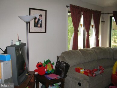 18653 Tarragon Way, Germantown, MD 20874 - photo 5