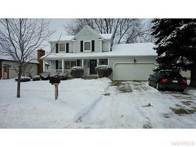 842 Thomas Fox Dr W, North Tonawanda, NY 14120 - photo 2