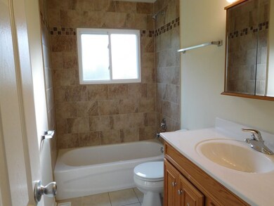 17651 Pheasant Ln, Country Club Hills, IL 60478 - photo 4