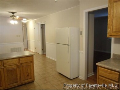 424 Mcphee Dr, Fayetteville, NC 28305 - photo 2