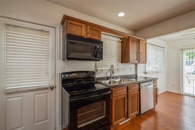 1653 8th St NW, Cedar Rapids, IA 52405 - photo 7