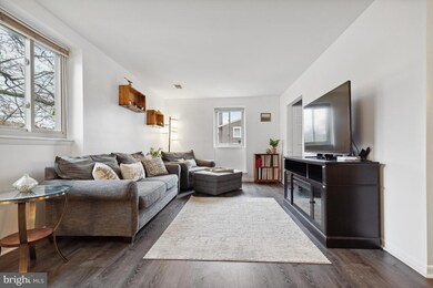 9501 Barcellona Ct, Fairfax, VA 22031 - photo 5