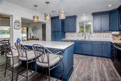 New Kitchen Cabinets
