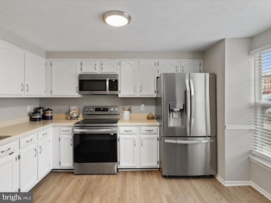 1561 Autumn Ridge Cir, Reston, VA 20194 - photo 6