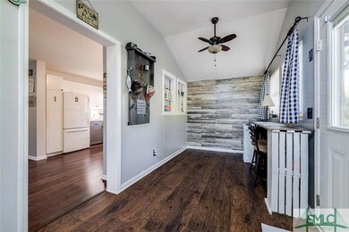 Front porch/flex room