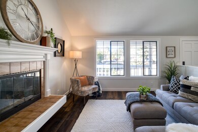 21195 Strawberry Mountain Ct, Bend, OR 97702 - photo 6