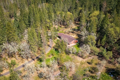 2850 E Evans Creek Rd, Rogue River, OR 97537 - photo 2