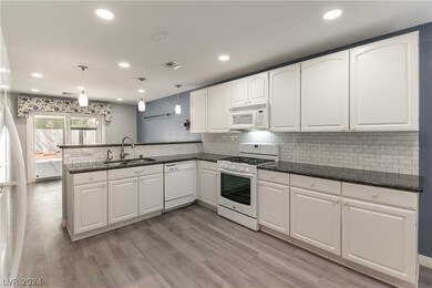 Large Kitchen Extended cabinets- under cabinet lig