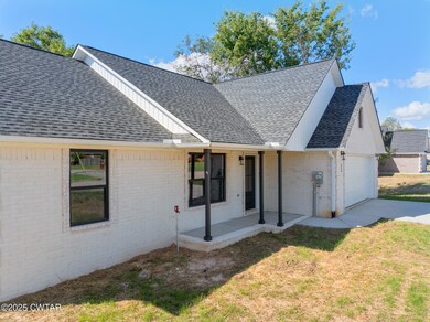 90 Derek Dr, Lexington, TN 38351 - photo 2