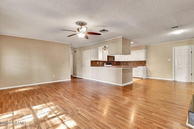 1037 Robertson st-2