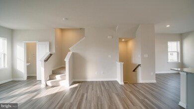 1350 Red Clover Ln, Ranson, WV 25438 - photo 7