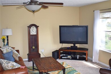 689 Ponderosa Pine Dr, Whiteland, IN 46184 - photo 5