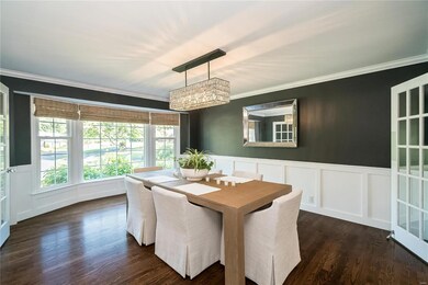 Space Dining room for large gatherings