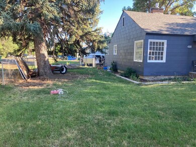 4688 Thompson Ave, Klamath Falls, OR 97603 - photo 3