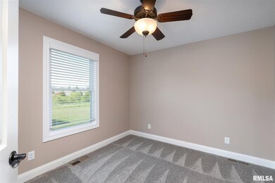 5017 Leprechaun Dr, Davenport, IA 52807 - photo 5