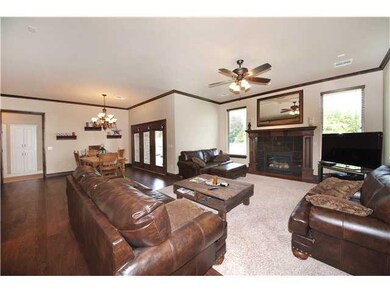 19800 Crest Ridge Dr, Edmond, OK 73012 - photo 3