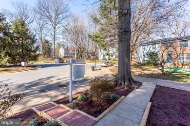 11517 Underoak Ct, Reston, VA 20191 - photo 4