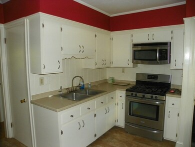 104 Warren St, Fitchburg, MA 01420 - photo 6