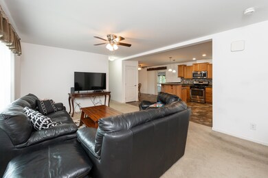 2 Hawthorne Ln, Nashua, NH 03062 - photo 7