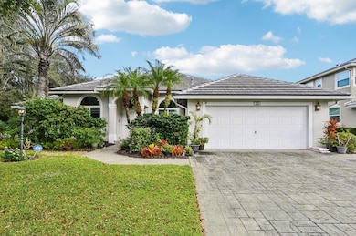 231 Sparrow Point, Jupiter, FL 33458 - photo 2