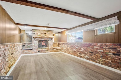 6304 Somerset Rd, Riverdale, MD 20737 - photo 5