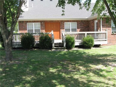 3286 Gray Dr, Springdale, AR 72762 - photo 2