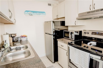 901 Pacific Ave unit C, Virginia Beach, VA 23451 - photo 5