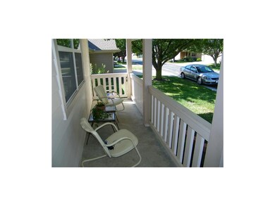 503 S Saturn Dr, Raymore, MO 64083 - photo 4