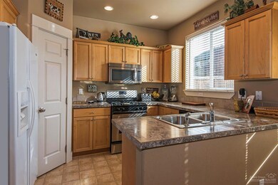 20577 Basket Flower Place, Bend, OR 97702 - photo 2