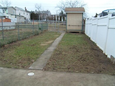 328 Cypress St, Lehighton, PA 18235 - photo 3