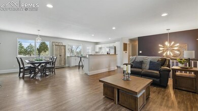 Open upper level floor plan, great for entertaining family and friends.