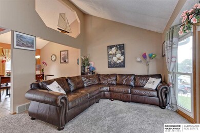 8161 Willit St, Omaha, NE 68122 - photo 4