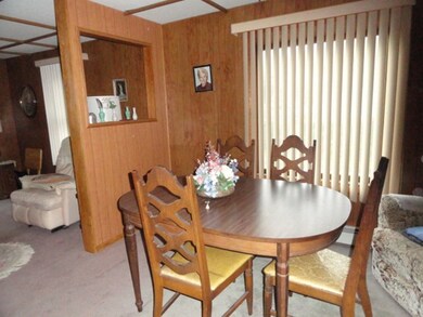 1 Moss St, Worcester, MA 01603 - photo 4