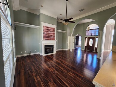 208 Twelve Oaks Dr, Warner Robins, GA 31088 - photo 2