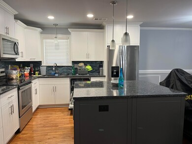 Dennis Dr. Kitchen
