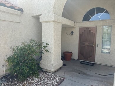 10041 Dove Ridge Dr, Las Vegas, NV 89117 - photo 2