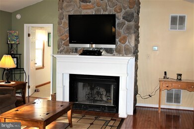 19243 Clover Hill Rd, Jeffersonton, VA 22724 - photo 7