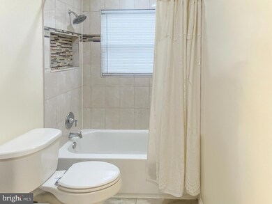 604 Wilburn Ct, Capitol Heights, MD 20743 - photo 5