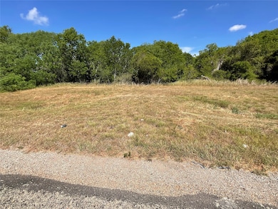 77A North St, Cuero, TX 77954 - photo 2