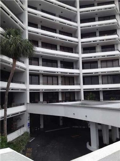 13951 Kendale Lakes Cir unit 506A, Miami, FL 33183 - photo 2