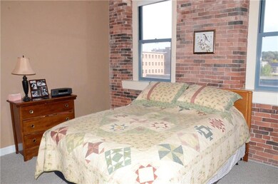 Island Terrace unit 106, Saco, ME 04072 - photo 6