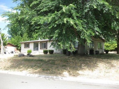 320 Holland Dr, Mount Vernon, OR 97865 - photo 2