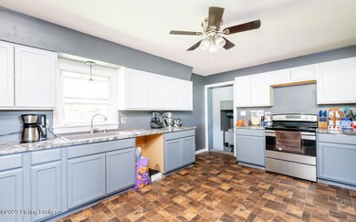 2721 Armstrong Ln, Mount Washington, KY 40047 - photo 6