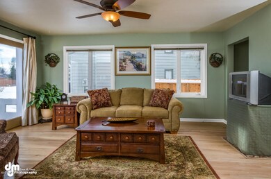 3112 Bettles Bay Loop-large-003-Family R
