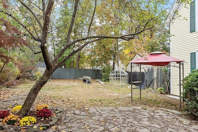 17 Edson St, Lowell, MA 01851 - photo 7