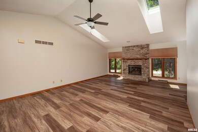 2456 Olympia Dr, Bettendorf, IA 52722 - photo 6